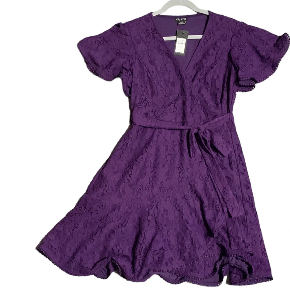 City Chic Women's XXS Size All Over Crochet Lace Lined Mini Dress - Picture 1 of 4